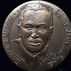 Cast Holiday 100 Years of Magic Medallion 2001